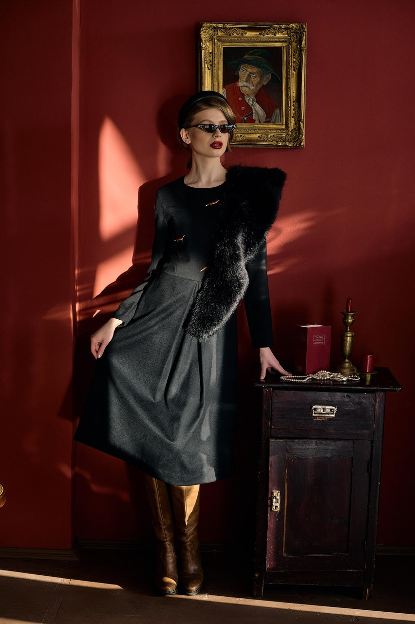 Dress "Wandering foxes" in black